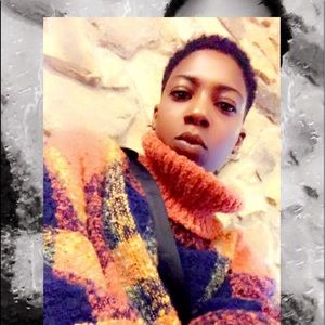 Meet your Posher, Ebony